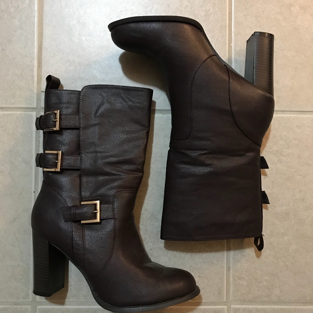 Cute Brown Boots w/ Gold Accent Buckles - Size 10
